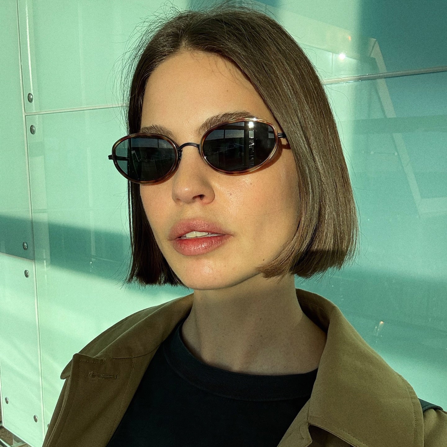 Sunglasses for Men and Women, Oval Shape, Trendy Design