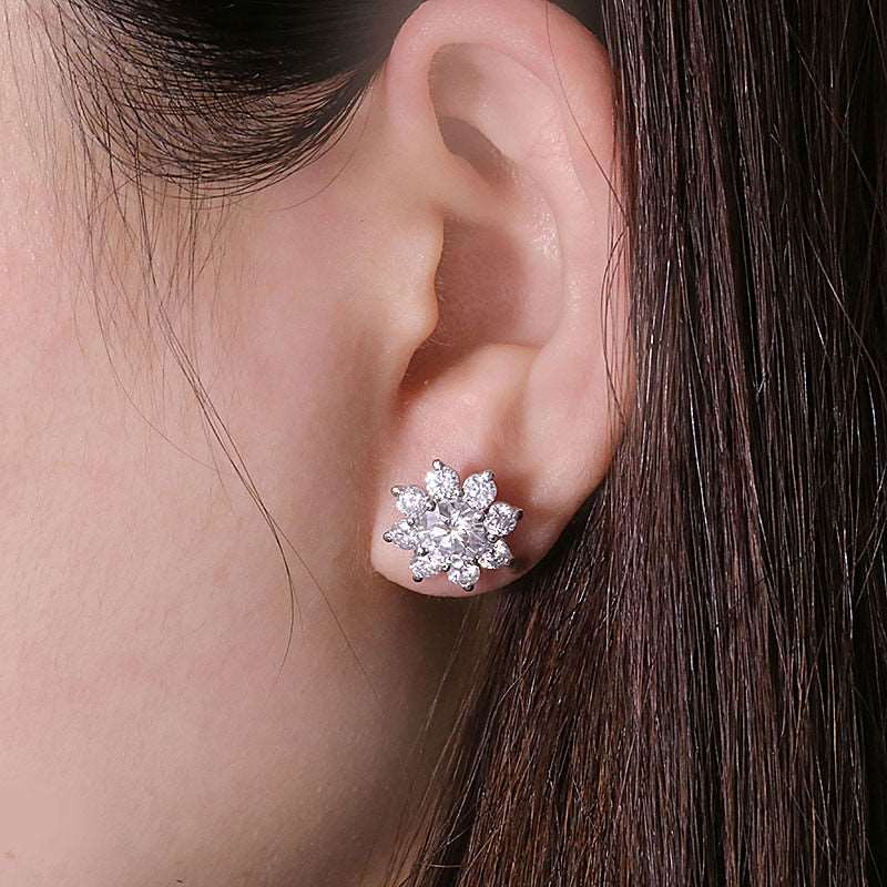 1.0ct 5.0mm Round Excellent Cut DF Color VVS1 Moissanite 18K White gold Stud Flower Earring
