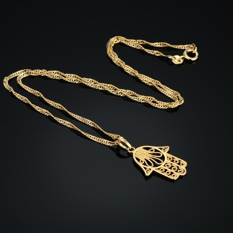 Women Gold Charm Pendant Necklaces