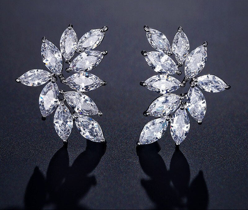 Woman Cubic Zircon Crystal Flower Stud Earrings