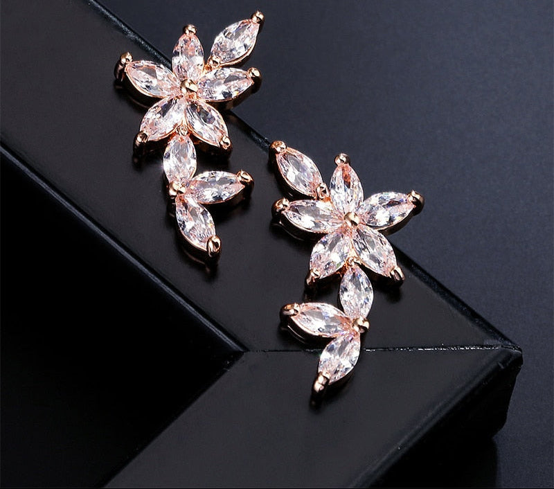 Woman Cubic Zircon Crystal Flower Stud Earrings