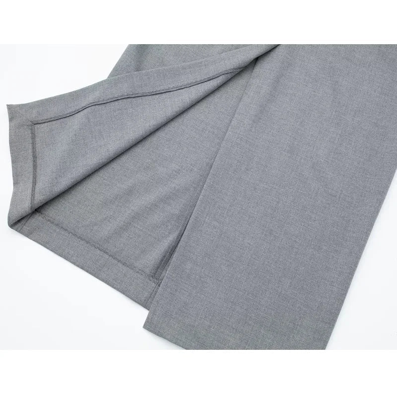 Women Boxer Pleated Straight Slit Skirt